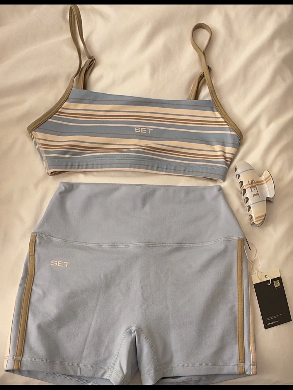 SET Active Coastline Palmetto Claw Clip, Sports Bra, AND Shorts Set